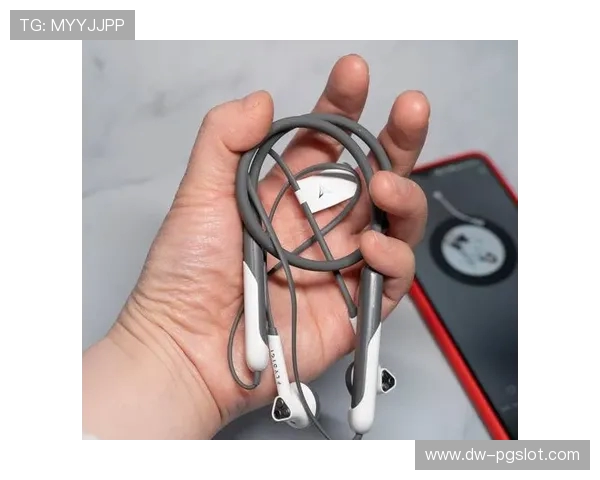 吃鸡游戏必备蓝牙耳机推荐高性能低延迟音质优选助你精准吃鸡体验